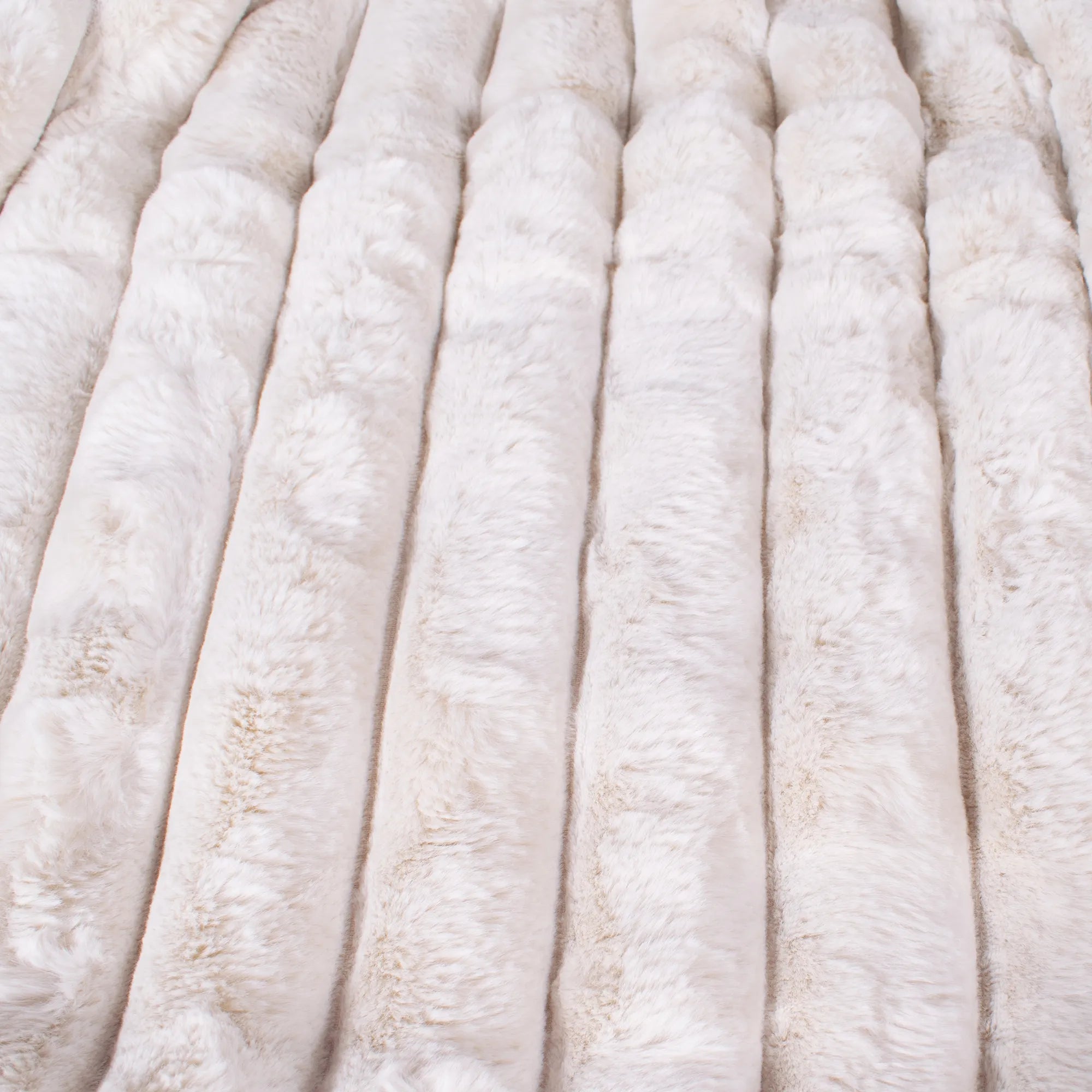 plush-faux-fur-throw-blanket-ivory